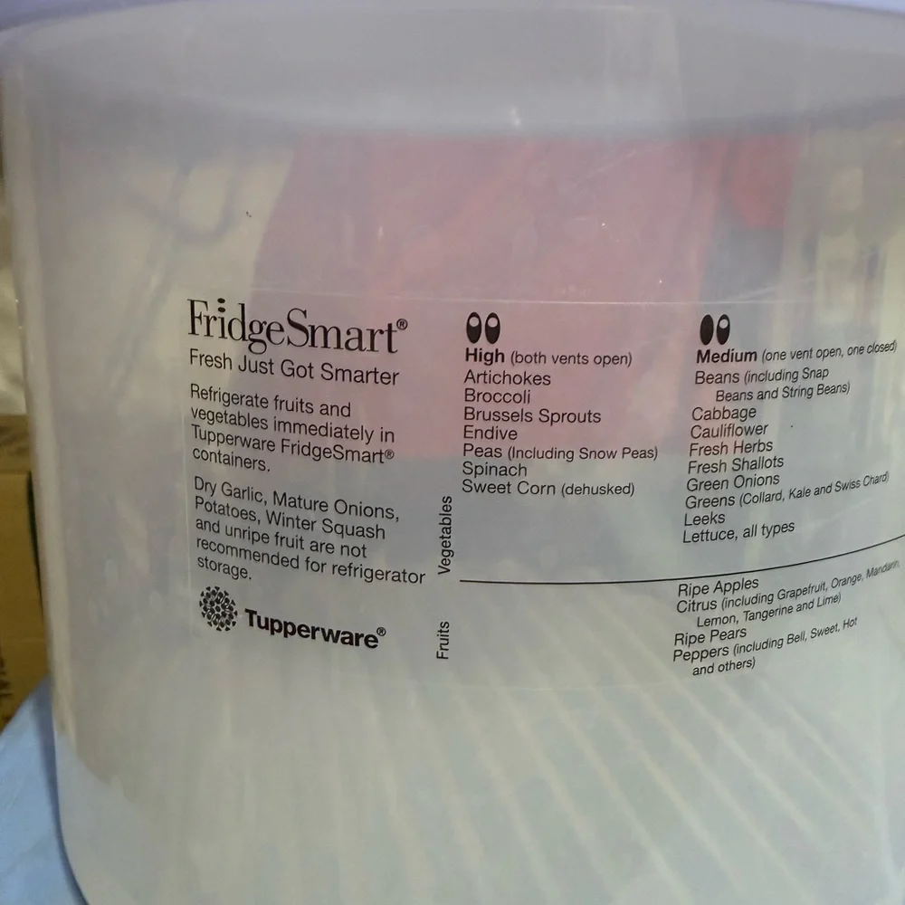 Tupperware FridgeSmart Clear Storage Container - Picture 2 of 4
